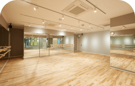 お子様の身体を配慮した、安心安全で綺麗なスタジオ