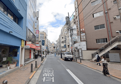 C3出口をでて、右に少し進みます。