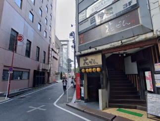 またすぐ右手に現れる道に入ります