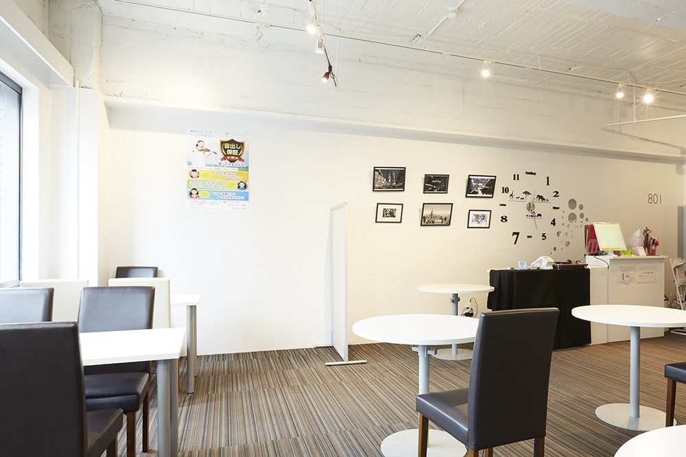 会員様専用のエグゼクティブラウンジです。レッスン前後の憩いの場として、ひと時の休息はいかがでしょう。落ち着いて音楽と向き合える空間です。