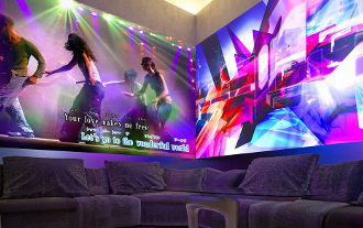 EYS音楽教室は、赤坂見附駅から徒歩2分の立地に、カラオケ館とコラボで音楽教室を設立いたします。ボーカル以外も様々な楽器が習えます。もっと気軽に、もっと楽しく音楽を始めたい方を応援します！