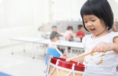 五感で音楽に触れ絶対音感を育む